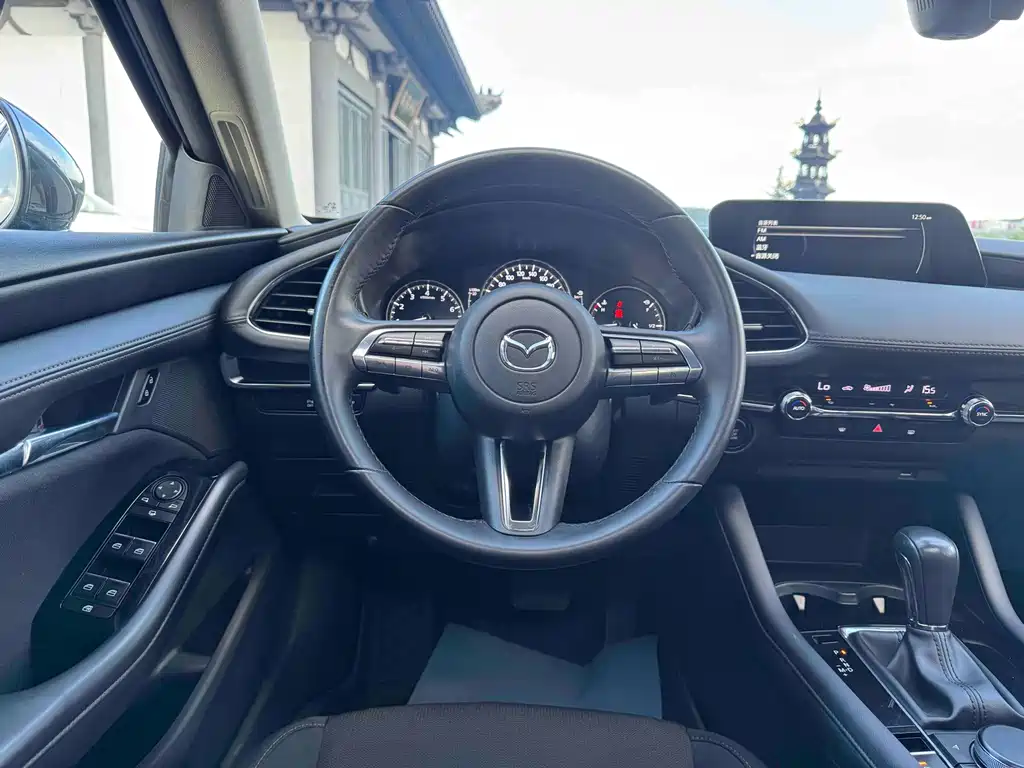 Mazda Axela 2021 2.0L Automatic Dazzling Edition купить на сайте DeffCars
