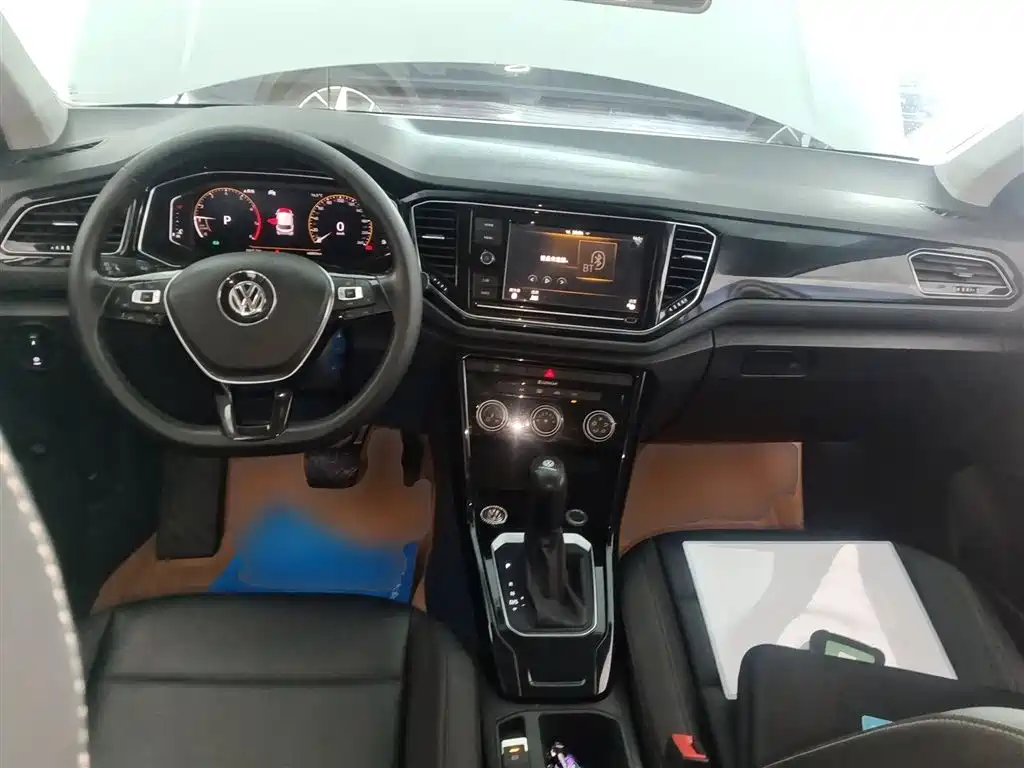 T-ROC 2020 280TSI DSG two-wheel drive comfort model купить на сайте DeffCars