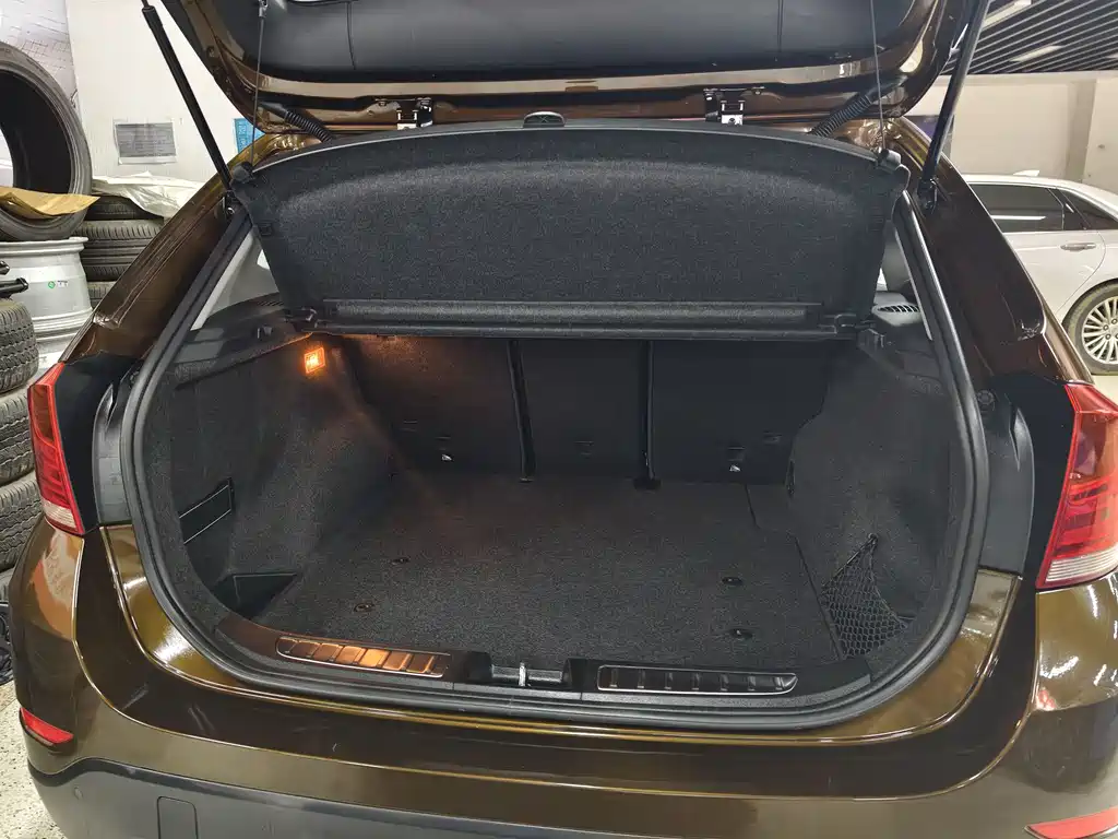 BMW X1 2014 sDrive18i leading model купить на сайте DeffCars