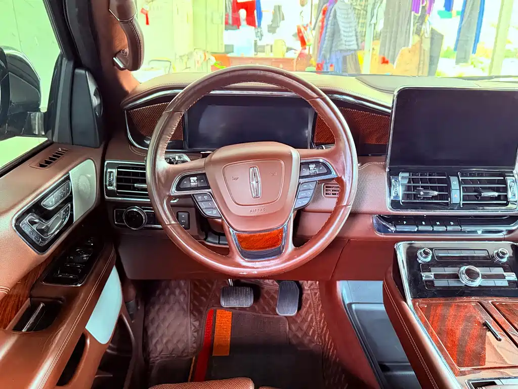 Navigator 2020 3.5T Long Axis Presidential Edition купить на сайте DeffCars