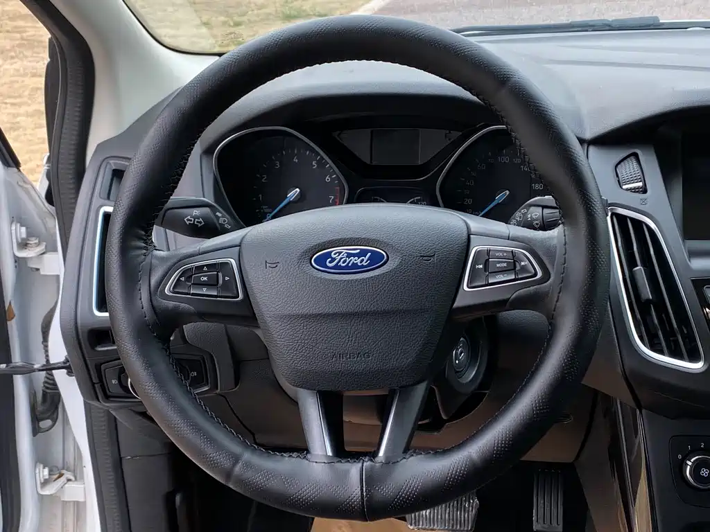 Focus 2020 hatchback classic 1.5L automatic fashion model купить на сайте DeffCars