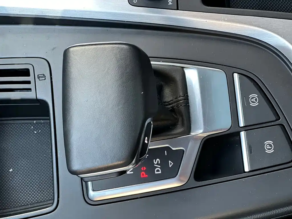 Audi A4L 2020 40 TFSI Fashionable and Elegant купить на сайте DeffCars