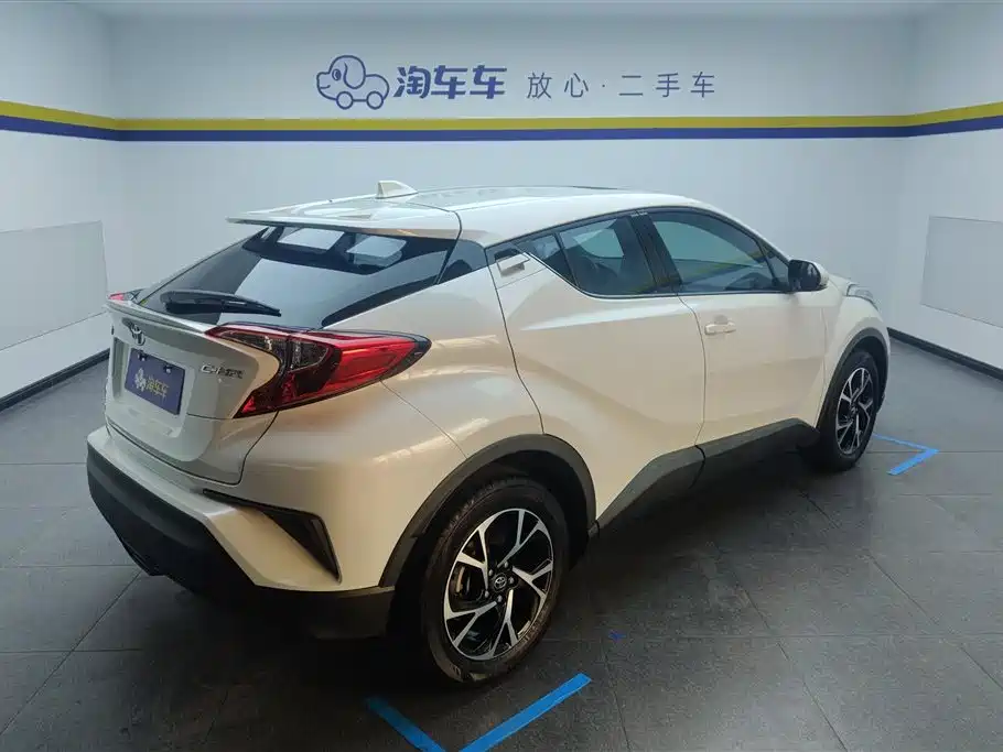 Toyota C-HR 2020 2.0L Leading Edition купить на сайте DeffCars