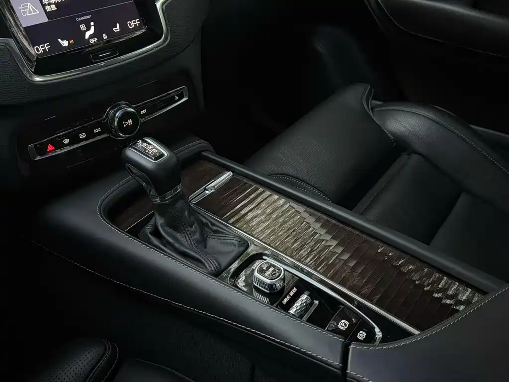 Volvo XC90 2017 T6 Zhiya Edition 5 seats купить на сайте DeffCars