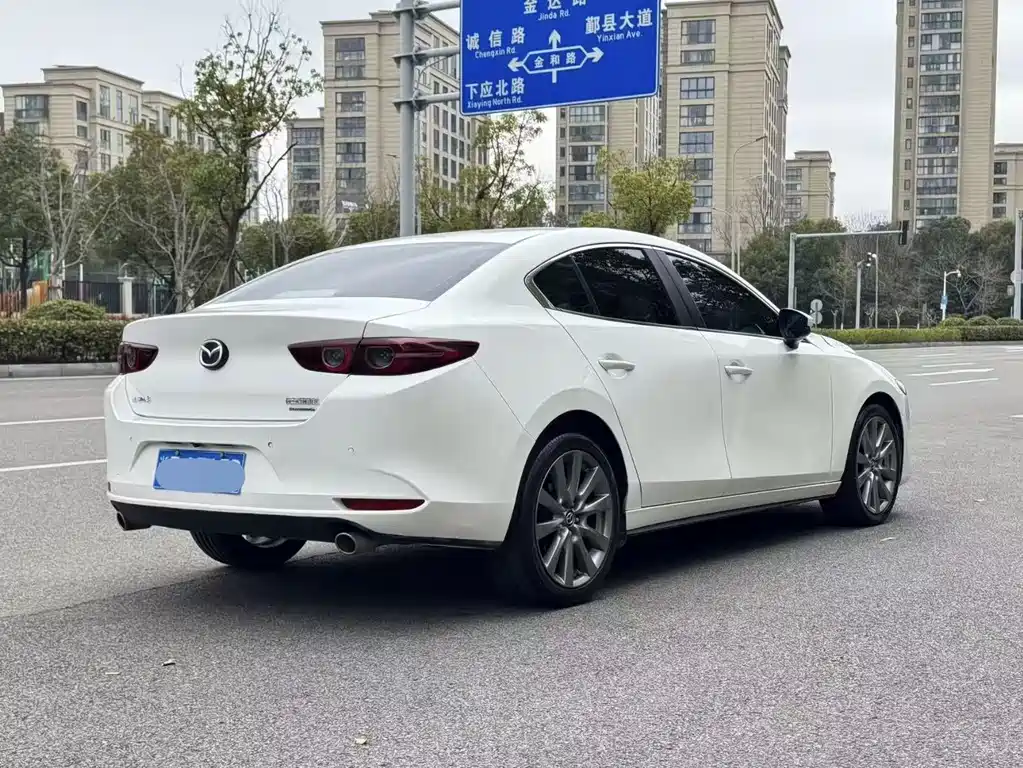 Mazda3 Angkesela 2021 2.0L Automatic Premium Edition купить на сайте DeffCars