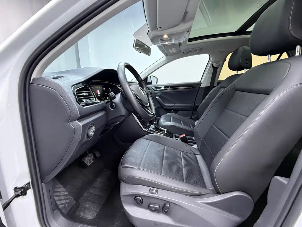T-ROC 2022 model 280TSI DSG two-wheel drive comfort PLUS купить на сайте DeffCars