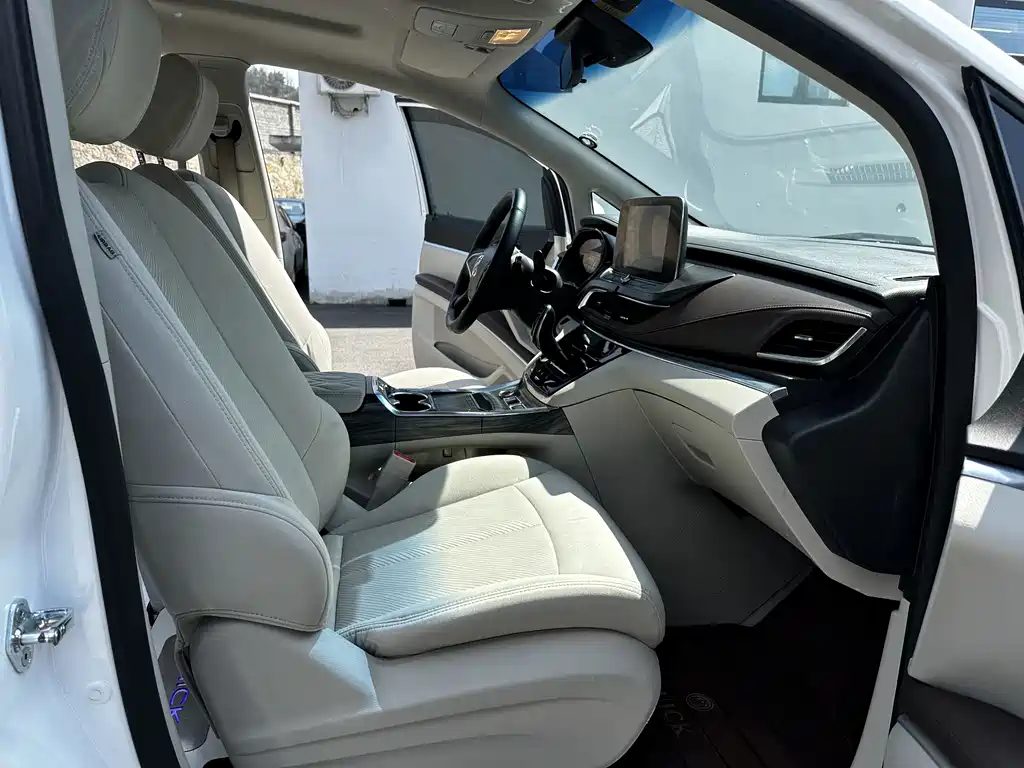 Buick GL8 2021 Land Business Class 652T Comfort купить на сайте DeffCars