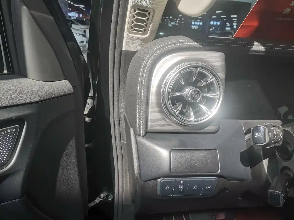 Tank 300 2021 Off-Road Version 2.0T Conqueror купить на сайте DeffCars