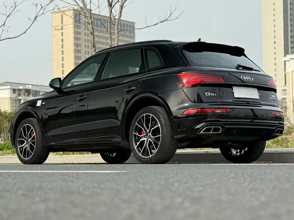 Audi Q5L 2024 45 TFSI luxury and dynamic model купить на сайте DeffCars