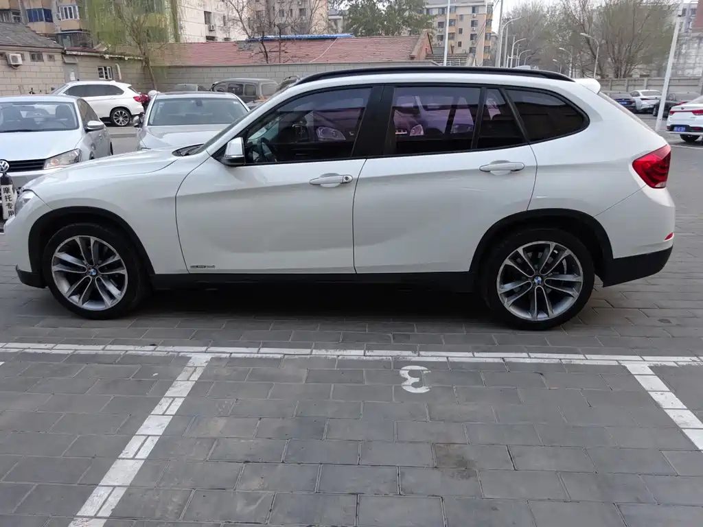 BMW X1 2013 sDrive18i Sports Design Package купить на сайте DeffCars