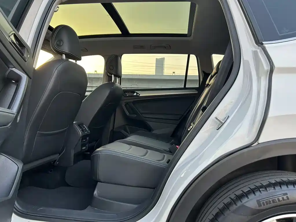 Tiguan L 2021 330TSI automatic two-wheel drive smart version купить на сайте DeffCars