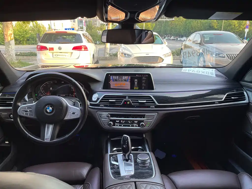 BMW 7 Series 2021 740Li Leading M Sports Package купить на сайте DeffCars