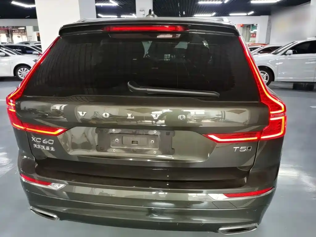 Volvo XC60 2021 T5 four-wheel drive Zhiyuan Deluxe Edition купить на сайте DeffCars