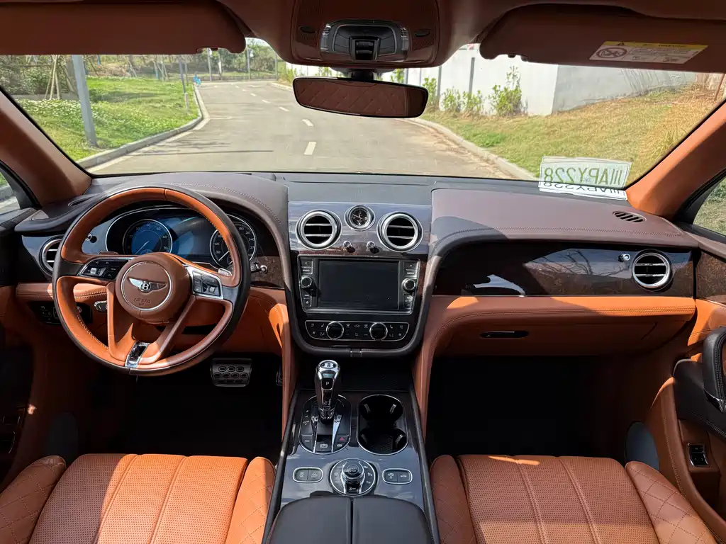 Bentayga 2016 6.0T Standard Edition купить на сайте DeffCars