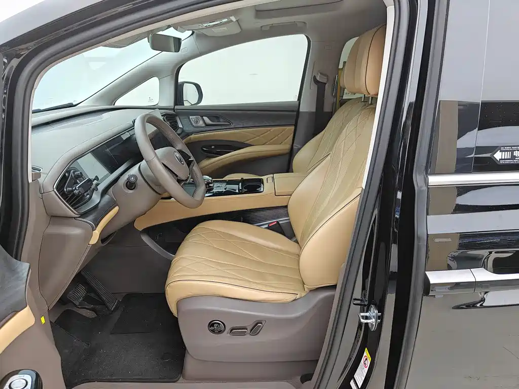 Denza D9 2022 DM-i 1040 Premium Type купить на сайте DeffCars