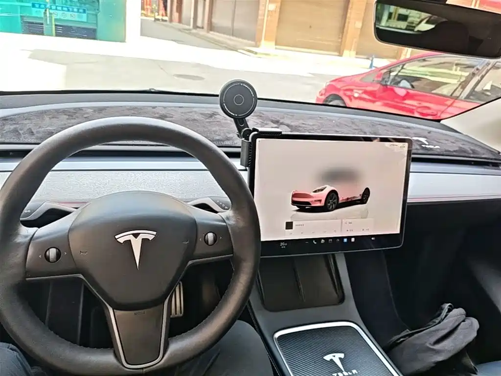 Model Y 2024 rear-wheel drive version купить на сайте DeffCars