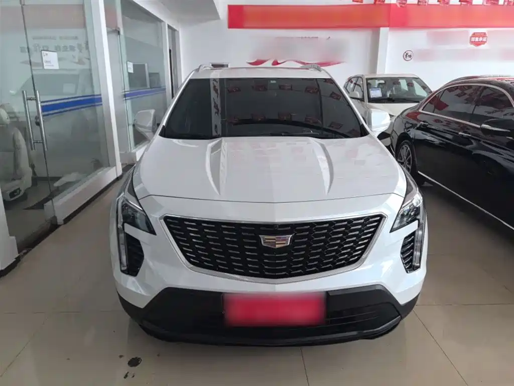 Cadillac XT4 2022 28T two-wheel drive fashion model купить на сайте DeffCars