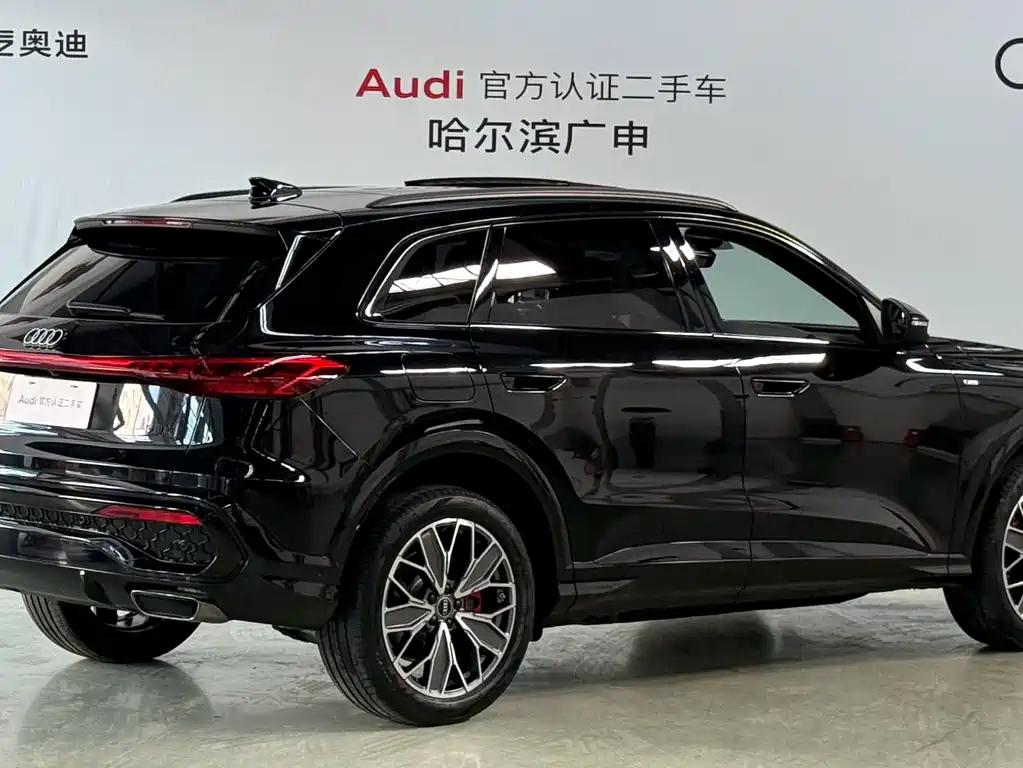 Audi Q5L 2026 2.0T Exclusive Edition for Ten Million Users купить на сайте DeffCars