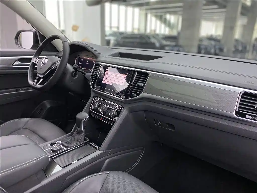 Touron 2020 380TSI four-wheel drive luxury version National V купить на сайте DeffCars