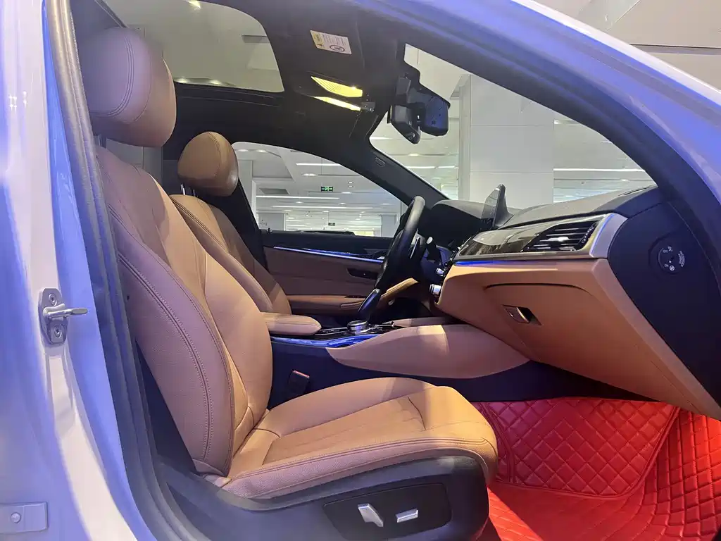 BMW 5 Series 2018 530Li Leading M Sports Package купить на сайте DeffCars