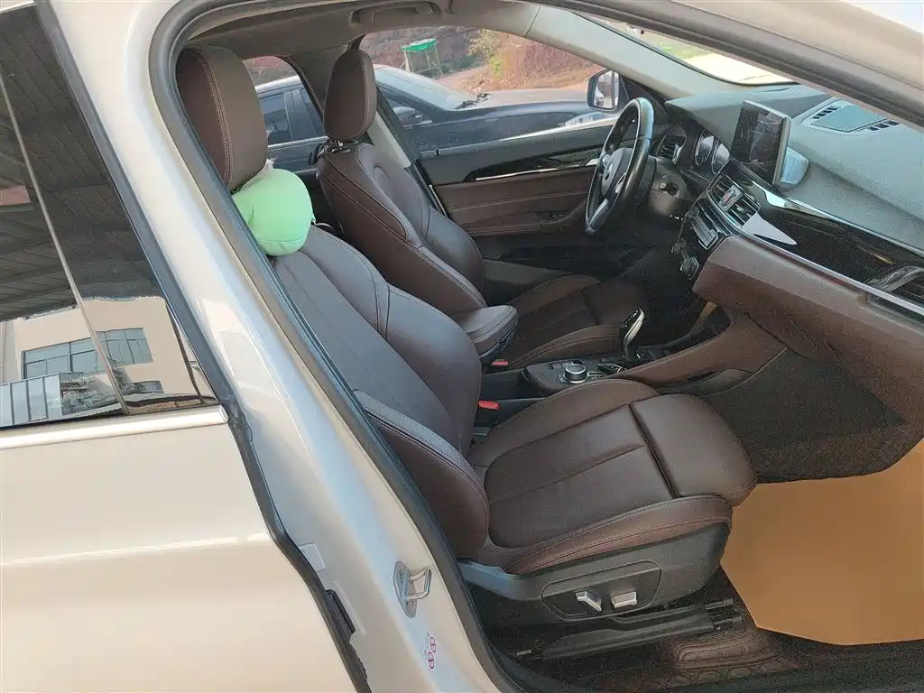 BMW X1 2021 sDrive25Li Leading Model купить на сайте DeffCars