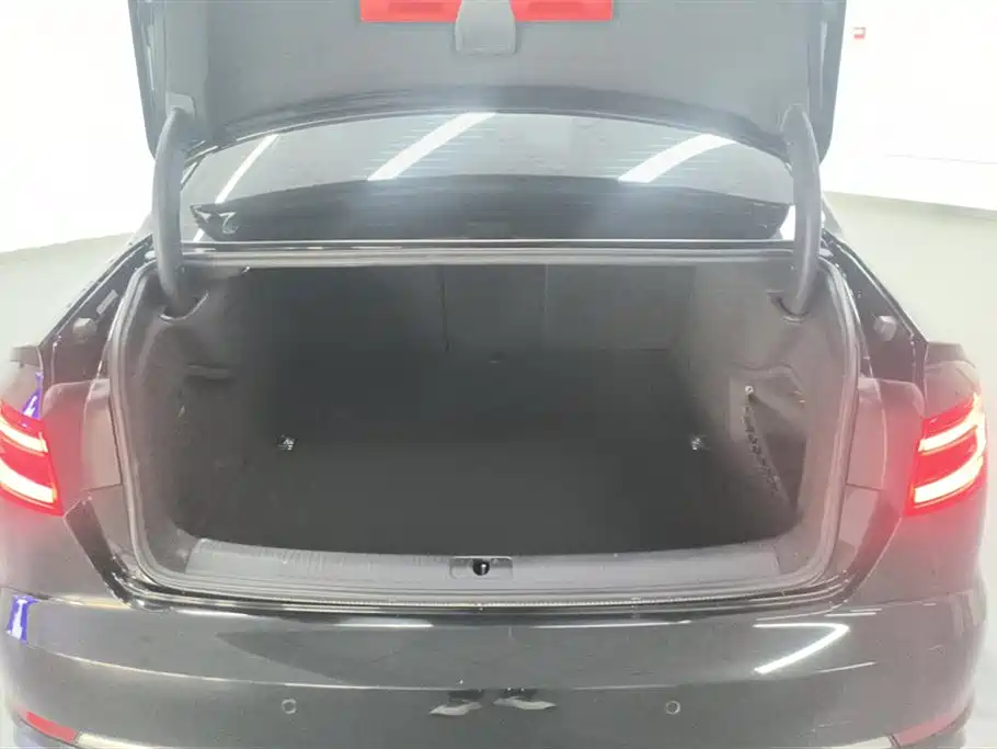 Audi A4L 2019 40 TFSI Enterprising National VI купить на сайте DeffCars