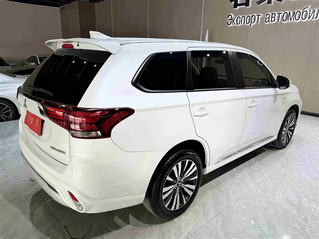 Outlander 2021 2.0L 2WD Smooth Edition 5 seats купить на сайте DeffCars