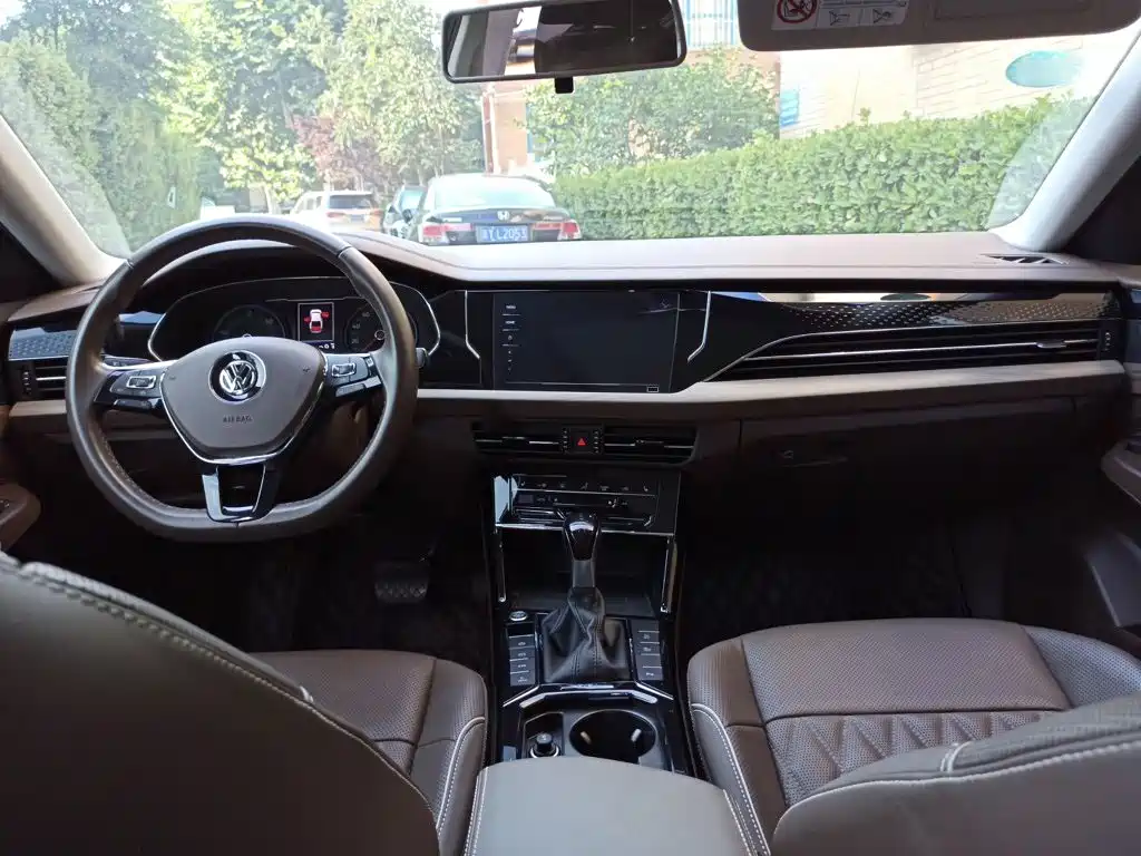 Passat Plug-in Hybrid 2020 430PHEV Hybrid Luxury Edition National VI купить на сайте DeffCars