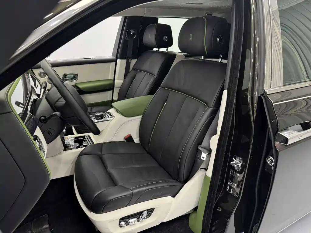 Phantom 2018 6.7T long wheelbase version купить на сайте DeffCars