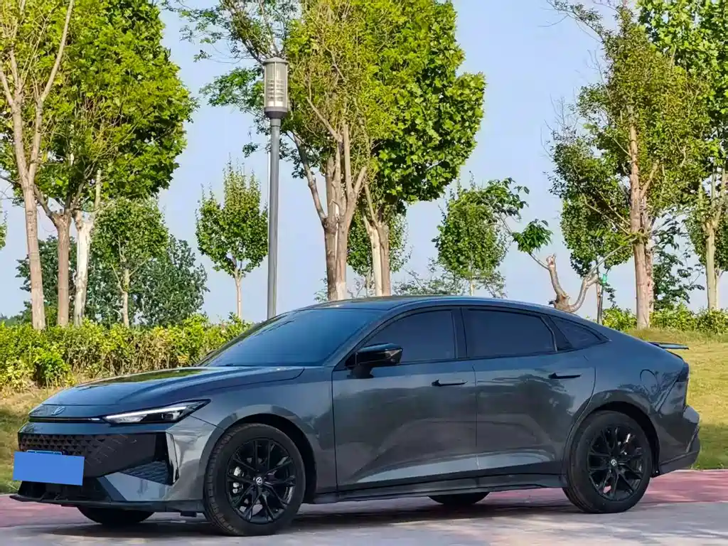 Changan UNI-V 2025 1.5T 500Bar Premium Type купить на сайте DeffCars