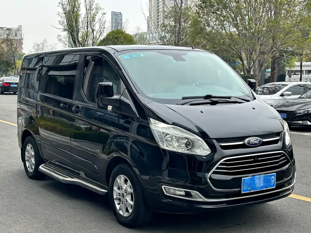 Tourio 2016 2.0T Manual Elite Edition купить на сайте DeffCars