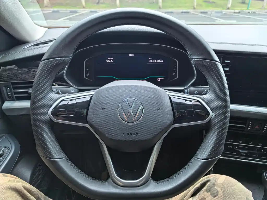 Passat 2023 330TSI Deluxe Edition купить на сайте DeffCars