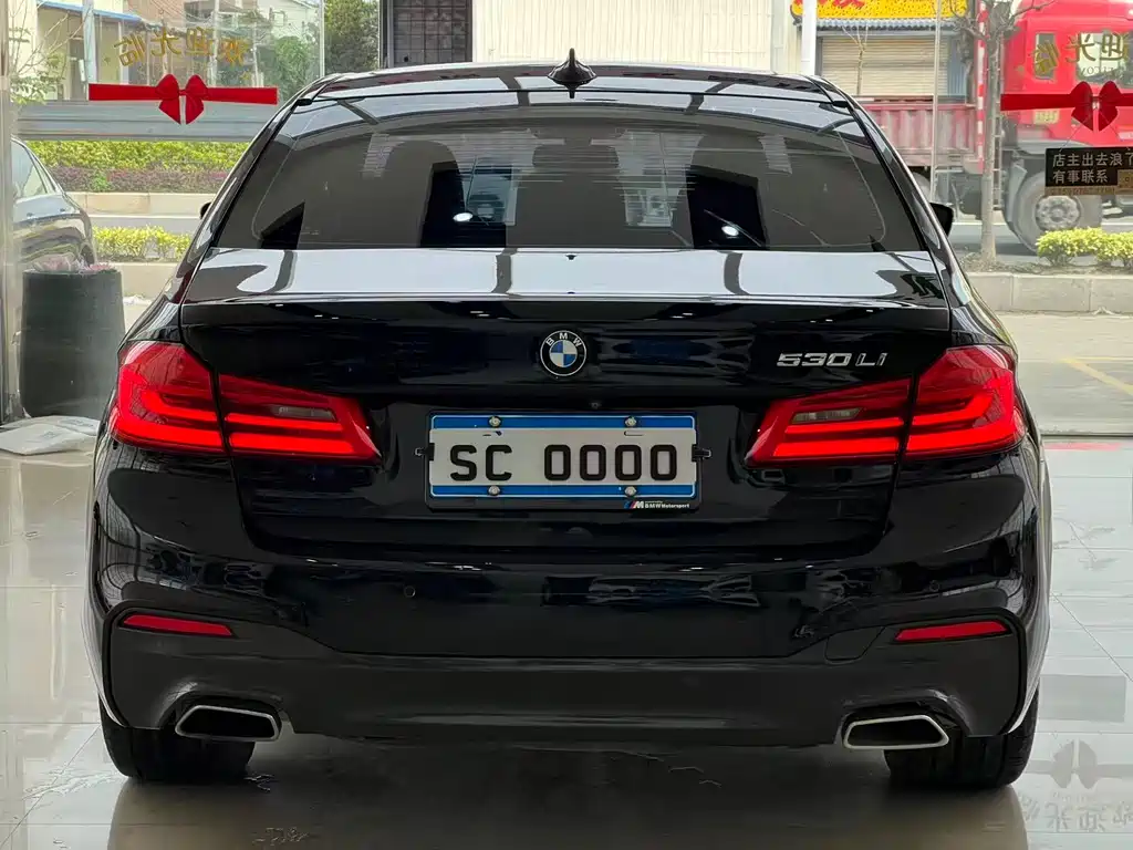 BMW 5 Series 2018 facelift 530Li leading M sports package купить на сайте DeffCars
