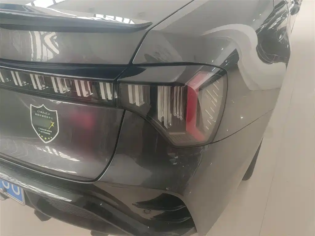 Lynk & Co 03 2023 1.5TD DCT Pro купить на сайте DeffCars