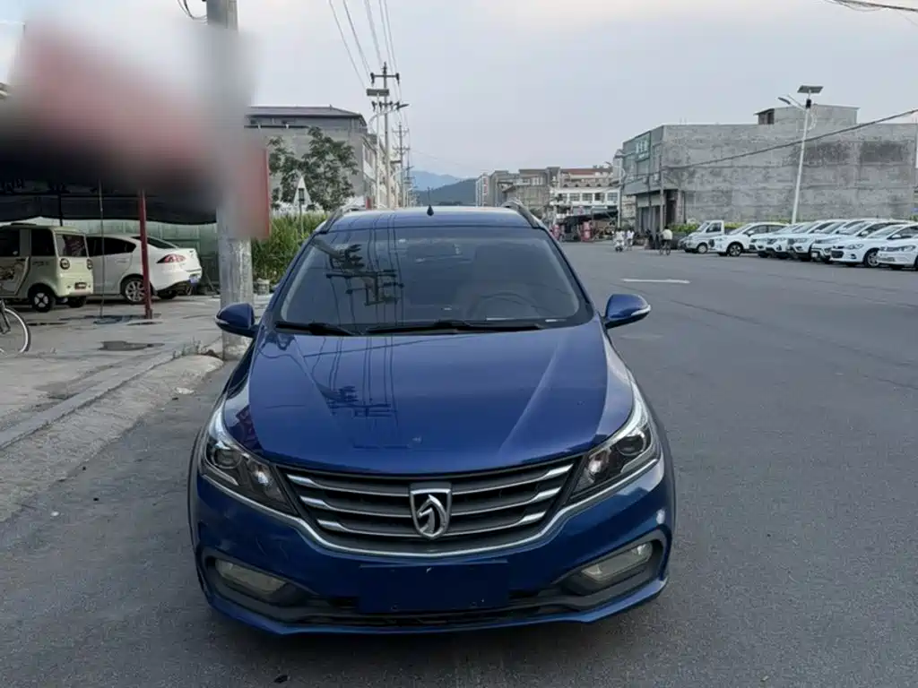 Baojun 310W 2017 1.5L Manual Fashion Model (National V Emission Standard) купить на сайте DeffCars