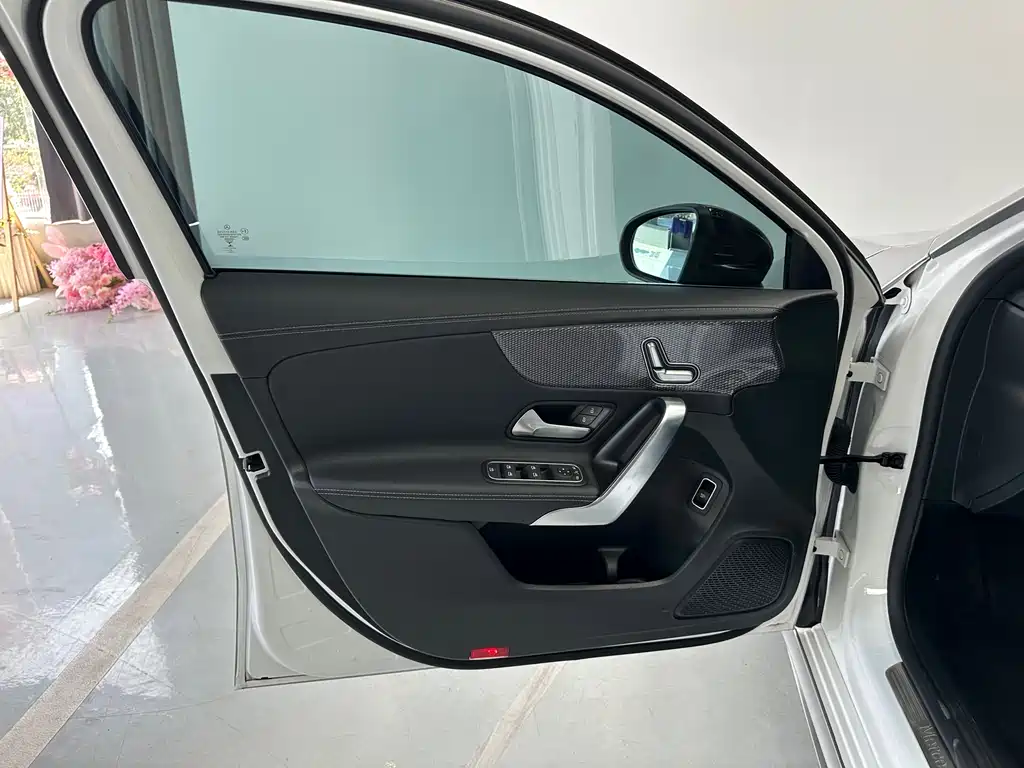 Mercedes-Benz A-Class 2022 Model 2 A 200 L Sports Sedan Fashionable купить на сайте DeffCars