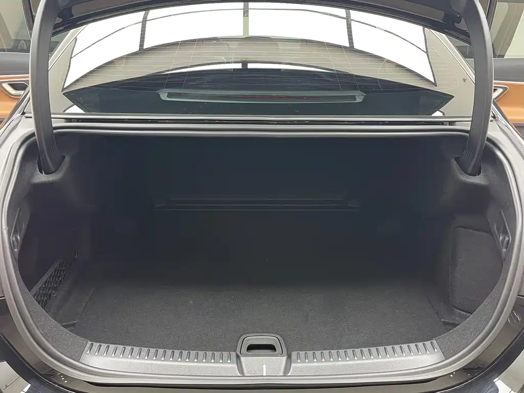 Mercedes-Benz E-Class 2025 E 300 L Fashion Model купить на сайте DeffCars