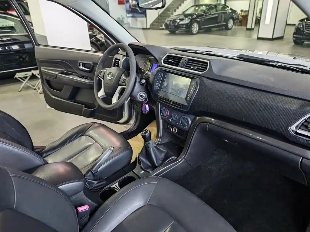 Fengjun 5 2017 2.4L European version gasoline four-wheel drive elite large double row 4G69S4N купить на сайте DeffCars