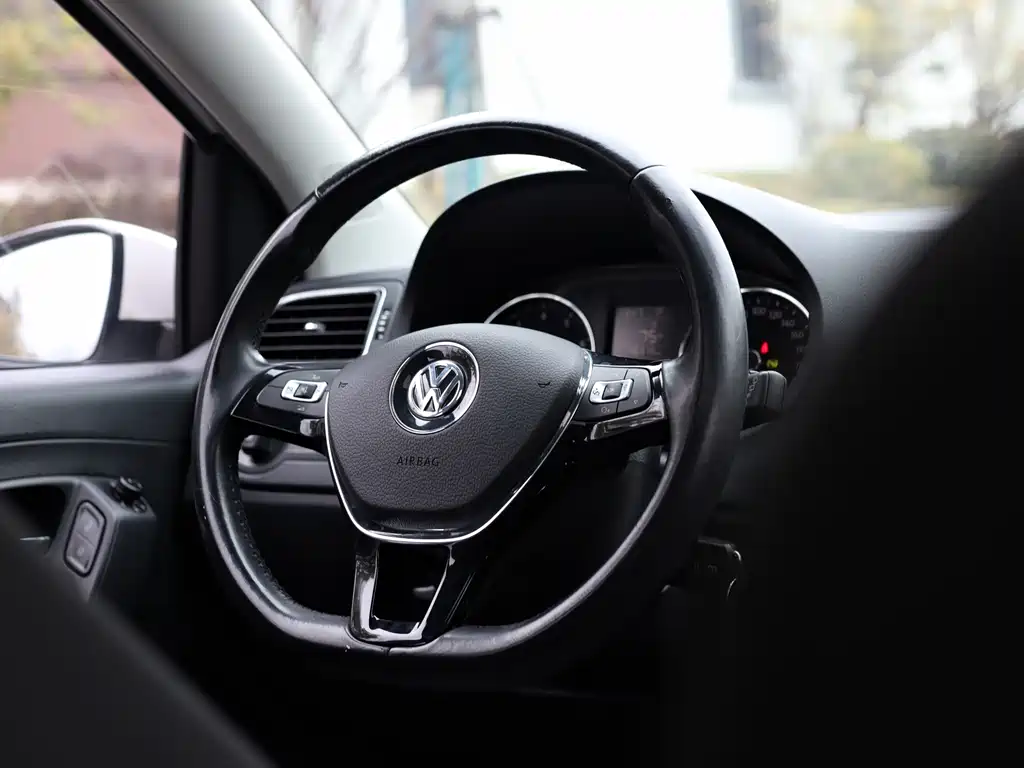 Polo 2016 1.6L automatic comfort model купить на сайте DeffCars