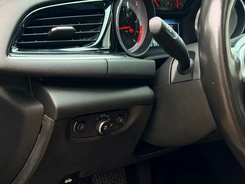 Regal 2019 20T Elite National VI купить на сайте DeffCars