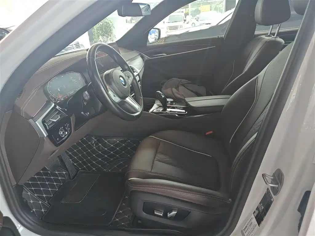 BMW 5 Series 2023 facelift 530Li leading M sports package купить на сайте DeffCars
