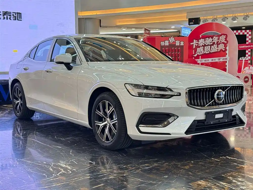 Volvo S60 2026 B4 Zhiyi Luxury Edition купить на сайте DeffCars