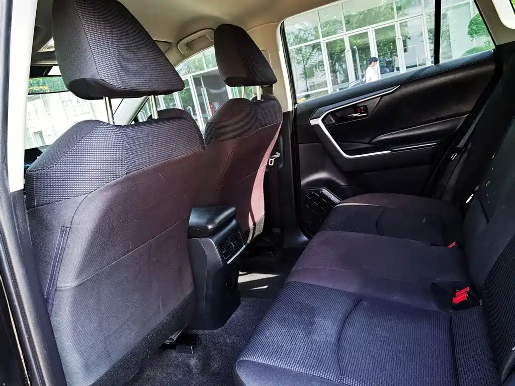 RAV4 Rongfang 2023 2.0L CVT two-wheel drive urban version купить на сайте DeffCars