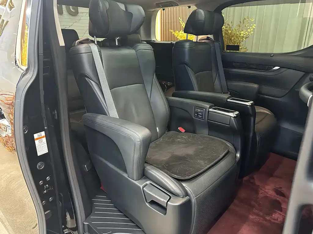 Wilfa 2021 Crown Dual Engine 2.5L HV Deluxe Edition купить на сайте DeffCars