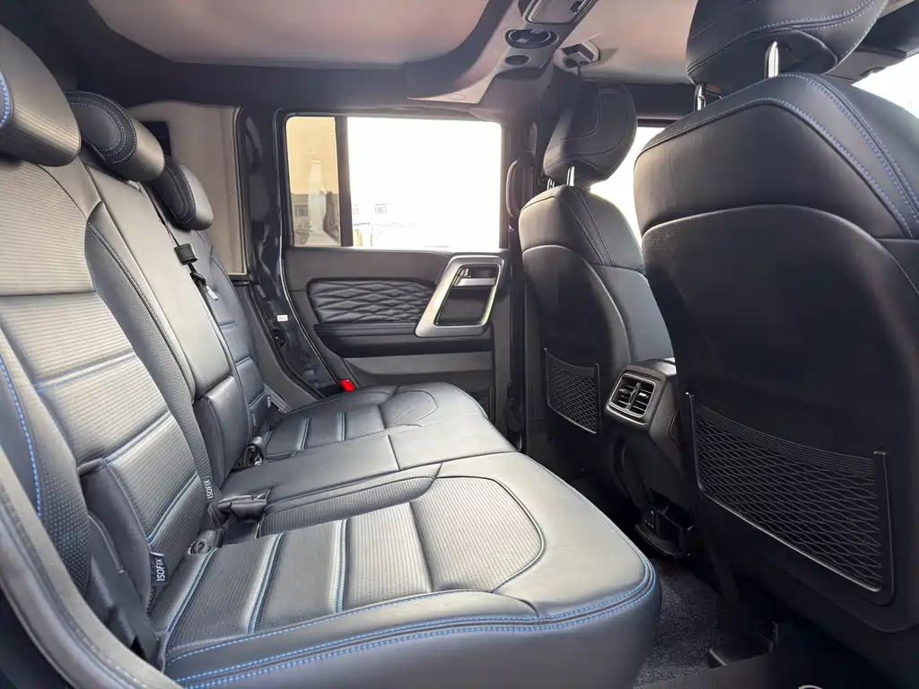 Beijing Off-Road BJ40 2018 PLUS 2.3T automatic four-wheel drive flagship version National V купить на сайте DeffCars