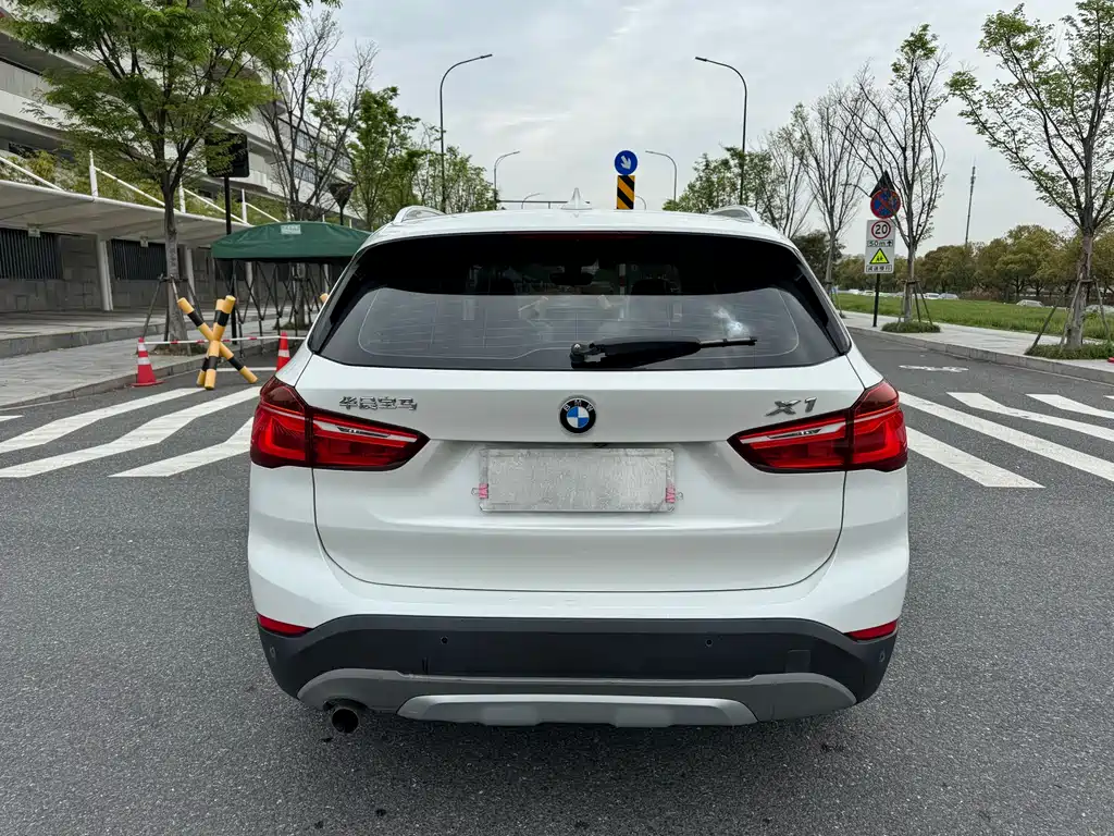 BMW X1 2018 sDrive18Li Exclusive Model купить на сайте DeffCars