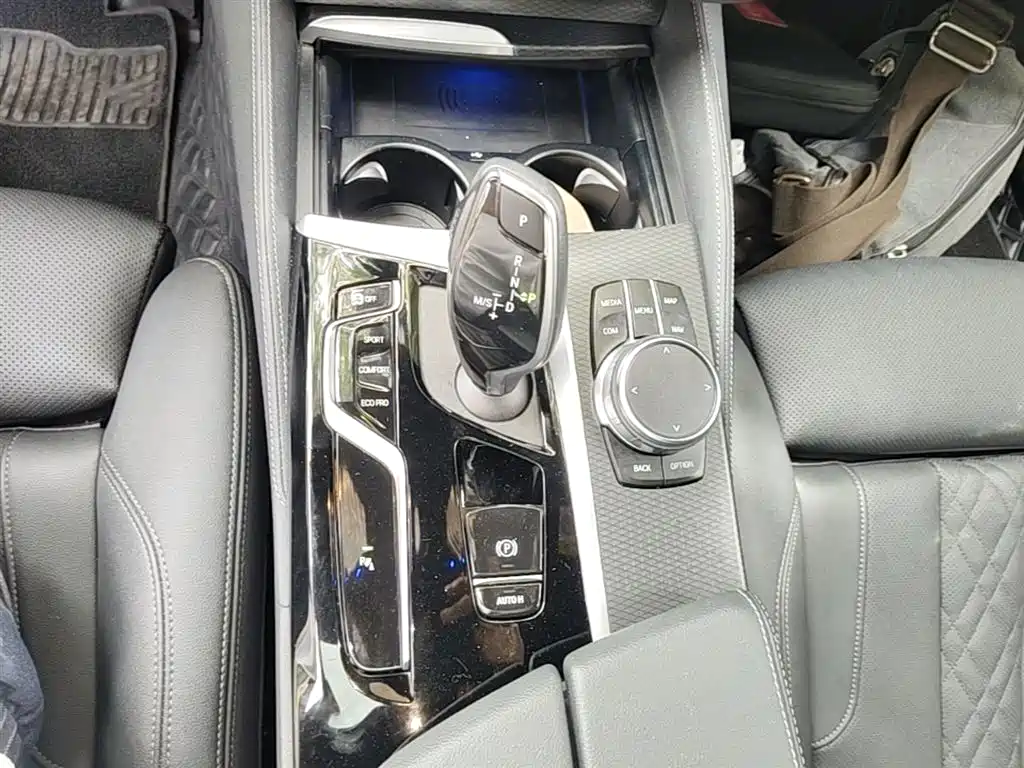 BMW 5 Series Imported 2022 Facelift 2 530i Fashion Edition M Sports Package купить на сайте DeffCars