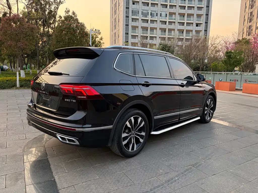 Tiguan L 2024 330TSI automatic two-wheel drive R-Line version купить на сайте DeffCars
