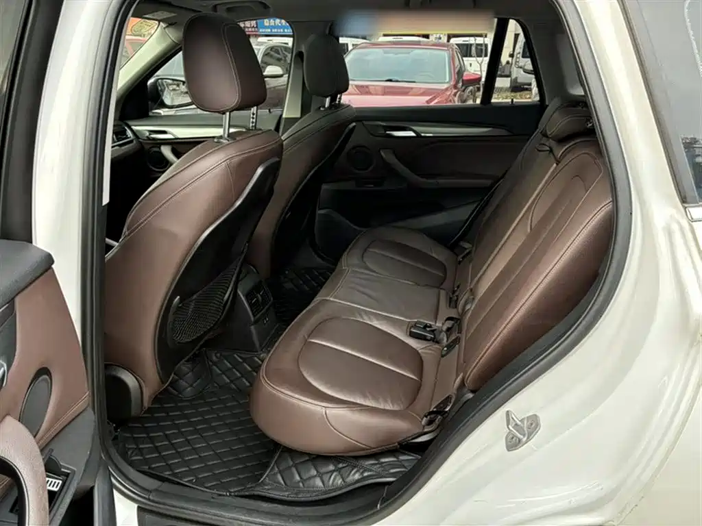 BMW X1 2019 sDrive18Li Exclusive Model купить на сайте DeffCars