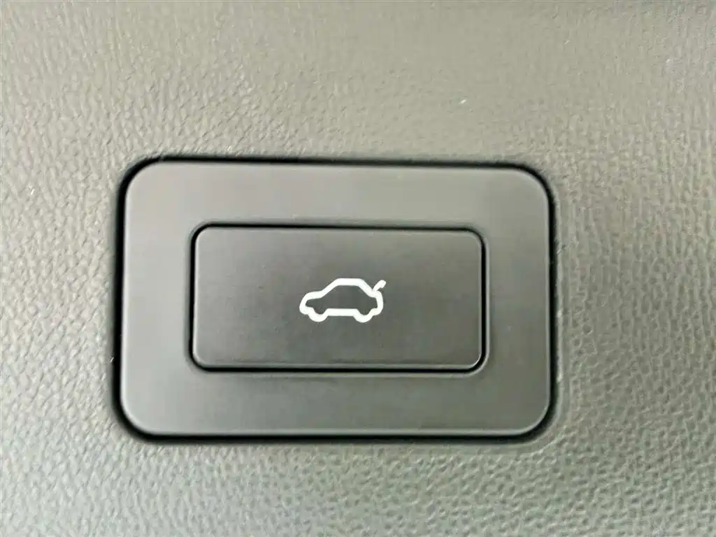 Zhijie R7 2025 extended range 251km Max купить на сайте DeffCars